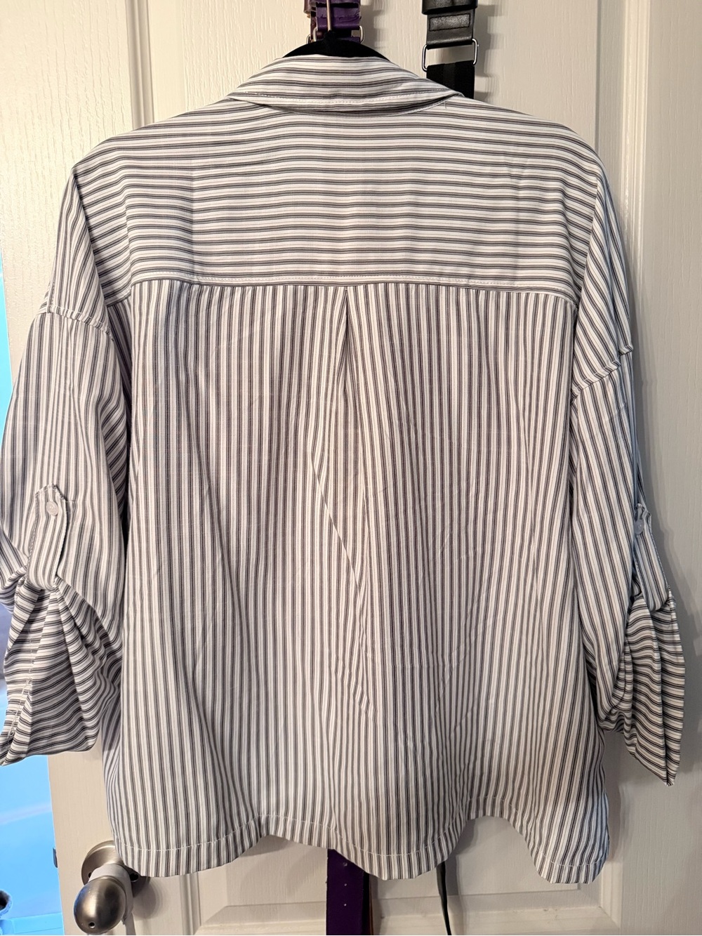 NWT Max Studio Women’s Gray & White Striped Blouse- Size L - Picture 2 of 4